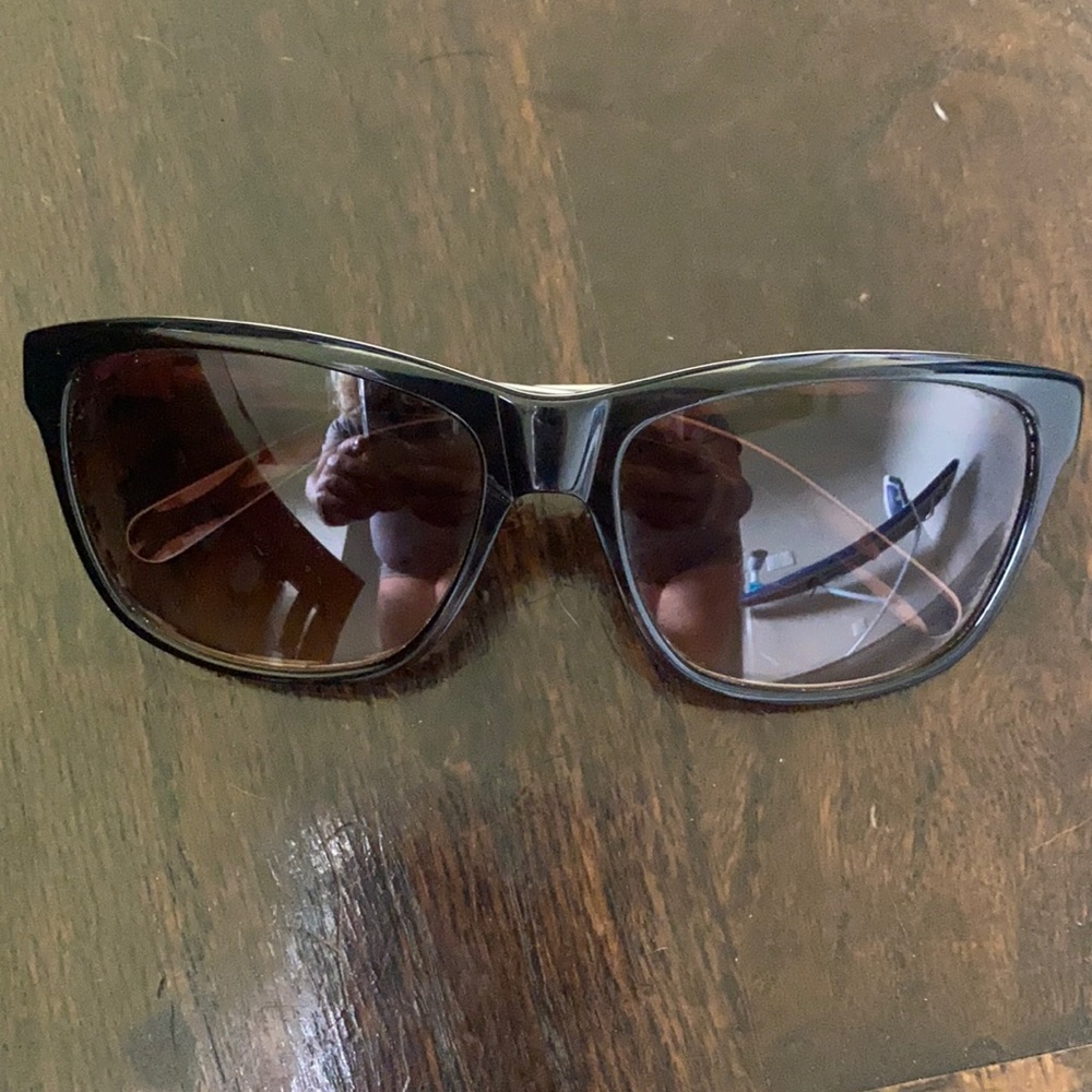 Tory Burch Sunnies